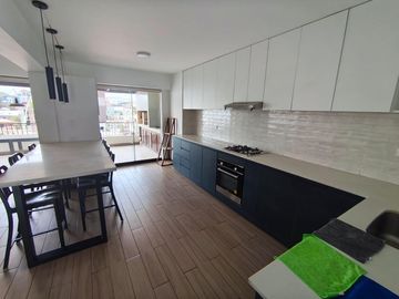🏡 ¡VENTA DE MODERNO DÚPLEX EN VALLECITO! 🏡