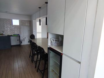 🏡 ¡VENTA DE MODERNO DÚPLEX EN VALLECITO! 🏡