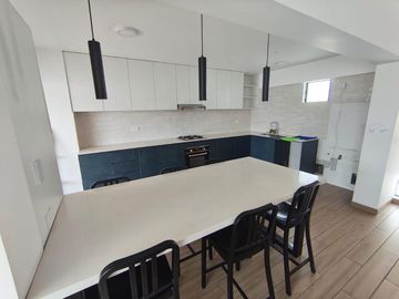 🏡 ¡VENTA DE MODERNO DÚPLEX EN VALLECITO! 🏡