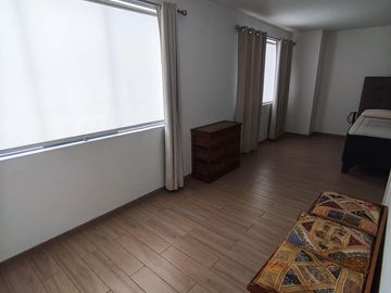 🏡 ¡VENTA DE MODERNO DÚPLEX EN VALLECITO! 🏡