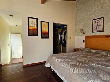 VÓRTICE INMOBILIARIA VENDE CASA EN BARRIO PALMARES, GODOY CRUZ, MENDOZA