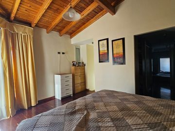 VÓRTICE INMOBILIARIA VENDE CASA EN BARRIO PALMARES, GODOY CRUZ, MENDOZA