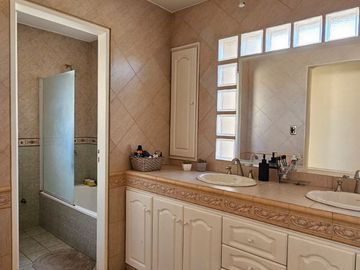 VÓRTICE INMOBILIARIA VENDE CASA EN BARRIO PALMARES, GODOY CRUZ, MENDOZA