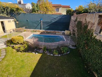 VÓRTICE INMOBILIARIA VENDE CASA EN BARRIO PALMARES, GODOY CRUZ, MENDOZA