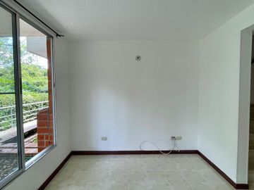 Extraordinaria casa en Colores de la Villa Conjunto Residencial con 3 alcobas. Villa Olimpica. Pereira.