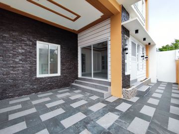 House & Lot For Sale in Tagaytay City-MC