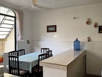 ¡Se Vende Casa Espaciosa en el Corazón de Tecpan!
