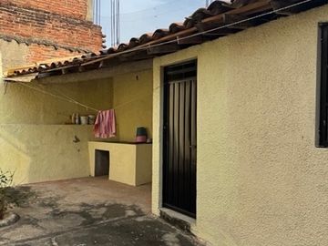 ¡Se Vende Casa Espaciosa en el Corazón de Tecpan!