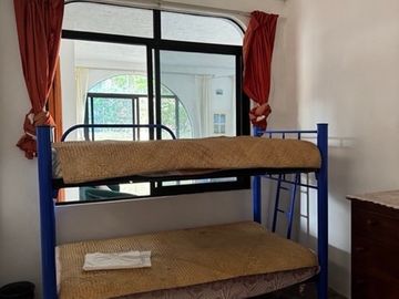 ¡Se Vende Casa Espaciosa en el Corazón de Tecpan!