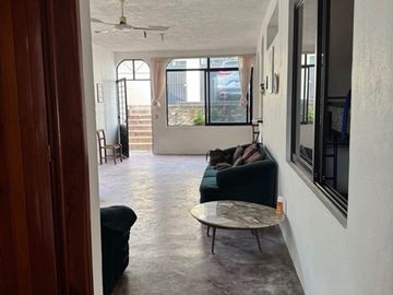 ¡Se Vende Casa Espaciosa en el Corazón de Tecpan!