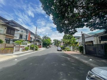 5BR House and Lot for Sale at Alabang Hills Village in Muntinlupa City for 160k per SQM