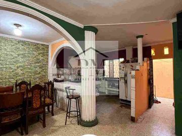 CASA 3 PISOS EN SAUCES 6 EN NORTE DE GUAYAQUIL