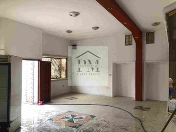 Casa Rentera en Venta, con Locales Comerciales,  en Bellavista  - Guayaquil