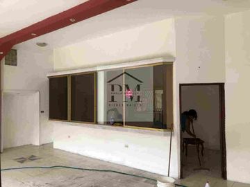 Casa Rentera en Venta, con Locales Comerciales,  en Bellavista  - Guayaquil