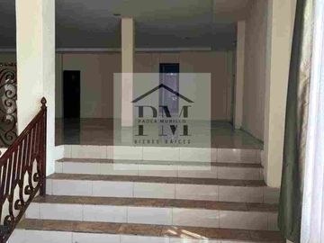 Casa Rentera en Venta, con Locales Comerciales,  en Bellavista  - Guayaquil