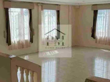 Casa Rentera en Venta, con Locales Comerciales,  en Bellavista  - Guayaquil