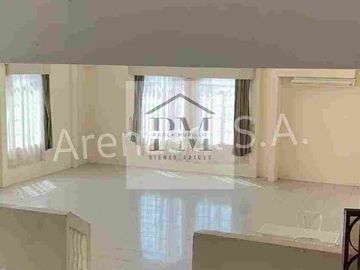 Casa Rentera en Venta, con Locales Comerciales,  en Bellavista  - Guayaquil