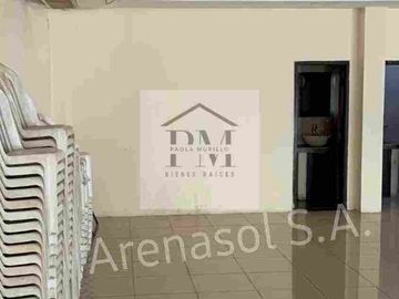 Casa Rentera en Venta, con Locales Comerciales,  en Bellavista  - Guayaquil