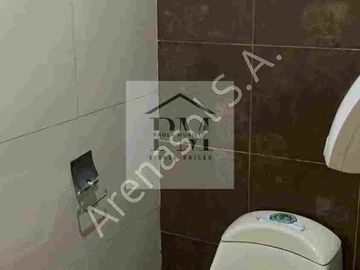 Casa Rentera en Venta, con Locales Comerciales,  en Bellavista  - Guayaquil