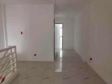 4 bedroom House and lot for Sale in Fortune Marikina near C&B MALL along Champaca