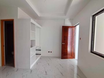 4 bedroom House and lot for Sale in Fortune Marikina near C&B MALL along Champaca