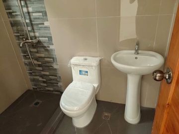 14M- 2 Storey Single Detached w/ Master's Bedroom w/ Toilet & Bath & 3 Bedrooms (1 at the ground) For Sale in Brgy. Inosloban, Lipa City, Batangas