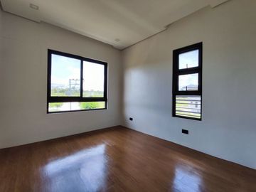 11M- 2 Storey Single Detached w/ 4 Bedrooms & Balcony For Sale in Brgy Mabini, Lipa Batangas