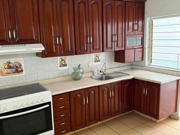Casa en venta en La Federacha, Guadalajara – Espacios amplios, iluminación y diseño funcional