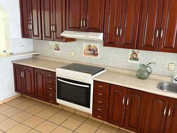 Casa en venta en La Federacha, Guadalajara – Espacios amplios, iluminación y diseño funcional