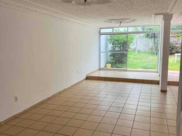 Casa en venta en La Federacha, Guadalajara – Espacios amplios, iluminación y diseño funcional
