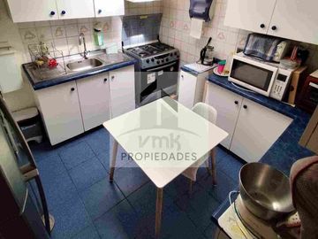 Se vende casa en Miraflores alto.
