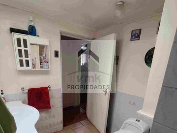 Se vende casa en Miraflores alto.