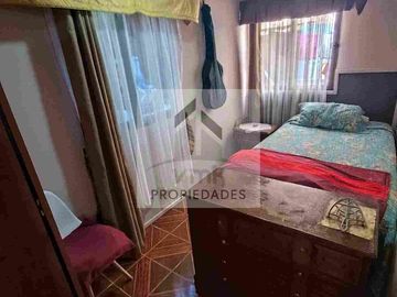 Se vende casa en Miraflores alto.