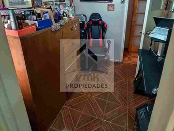 Se vende casa en Miraflores alto.