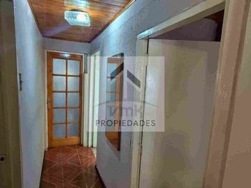 Se vende casa en Miraflores alto.