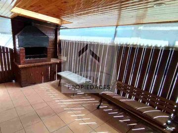 Se vende casa en Miraflores alto.
