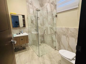 🏡 Comfortable Living for All Ages | Senior-Friendly Furnished Home at South Forbes