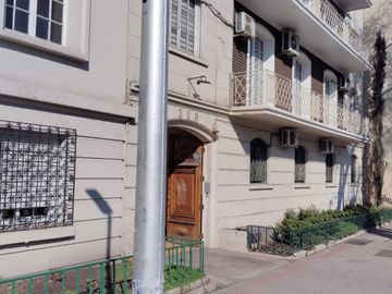 Venta Amplia Oficina Comercial Comuna de Providencia