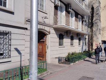Venta Amplia Oficina Comercial Comuna de Providencia