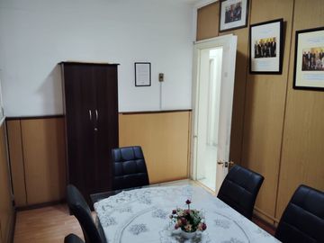 Venta Amplia Oficina Comercial Comuna de Providencia