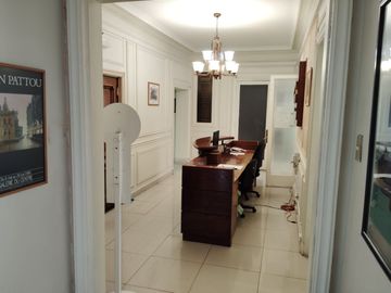 Venta Amplia Oficina Comercial Comuna de Providencia