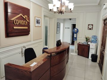 Venta Amplia Oficina Comercial Comuna de Providencia