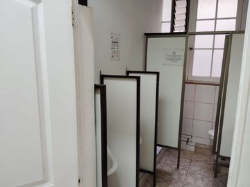 Venta Amplia Oficina Comercial Comuna de Providencia
