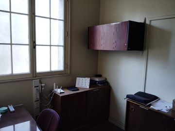 Venta Amplia Oficina Comercial Comuna de Providencia