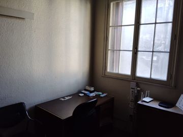 Venta Amplia Oficina Comercial Comuna de Providencia