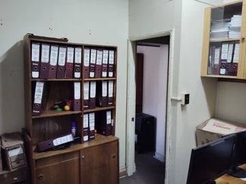 Venta Amplia Oficina Comercial Comuna de Providencia