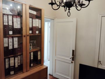 Venta Amplia Oficina Comercial Comuna de Providencia