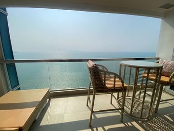 For rent condo the Palm wongamat beach front 2 Beds 99 Sq.m hight floor nice decorated (S03-1966)