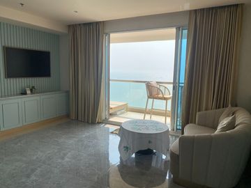 For rent condo the Palm wongamat beach front 2 Beds 99 Sq.m hight floor nice decorated (S03-1966)
