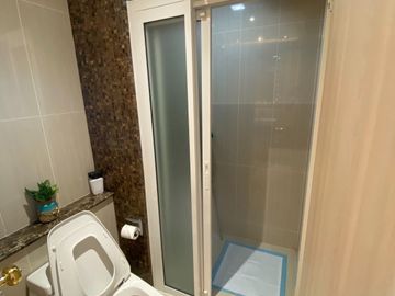 For rent condo the Palm wongamat beach front 2 Beds 99 Sq.m hight floor nice decorated (S03-1966)